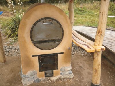 Super-Efficient Outdoor Oven and Portable Pig Pen for Pastured Swine Image